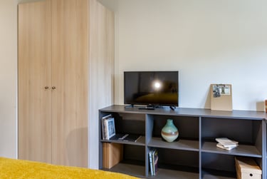 Silver Studio at Dun Holm House, Unit 8, The Riverwalk, City Centre, Durham, DH14SL - Image 4